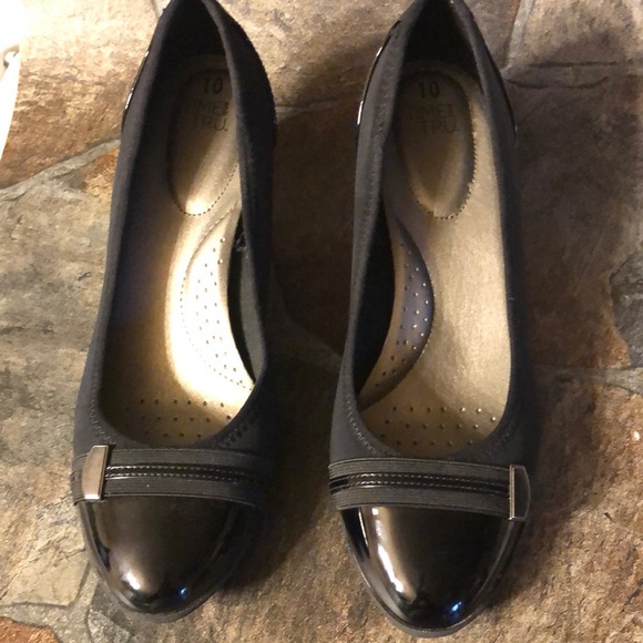 Black shoes - Picture 1 of 3